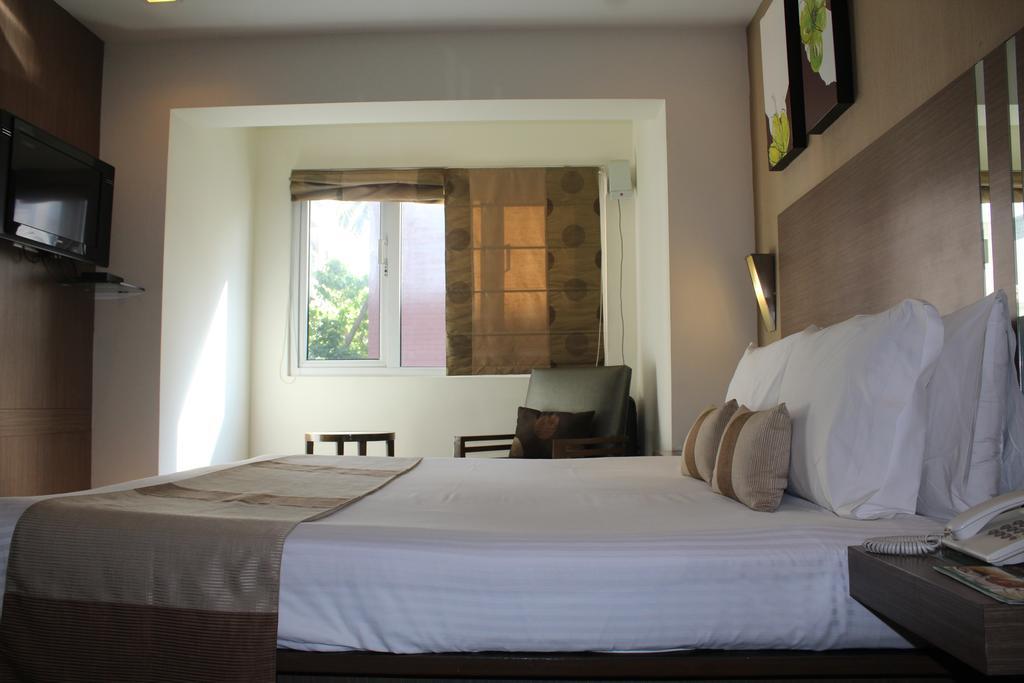 The Lotus Apartment Hotel, Venkatraman Street Chennai Exterior photo