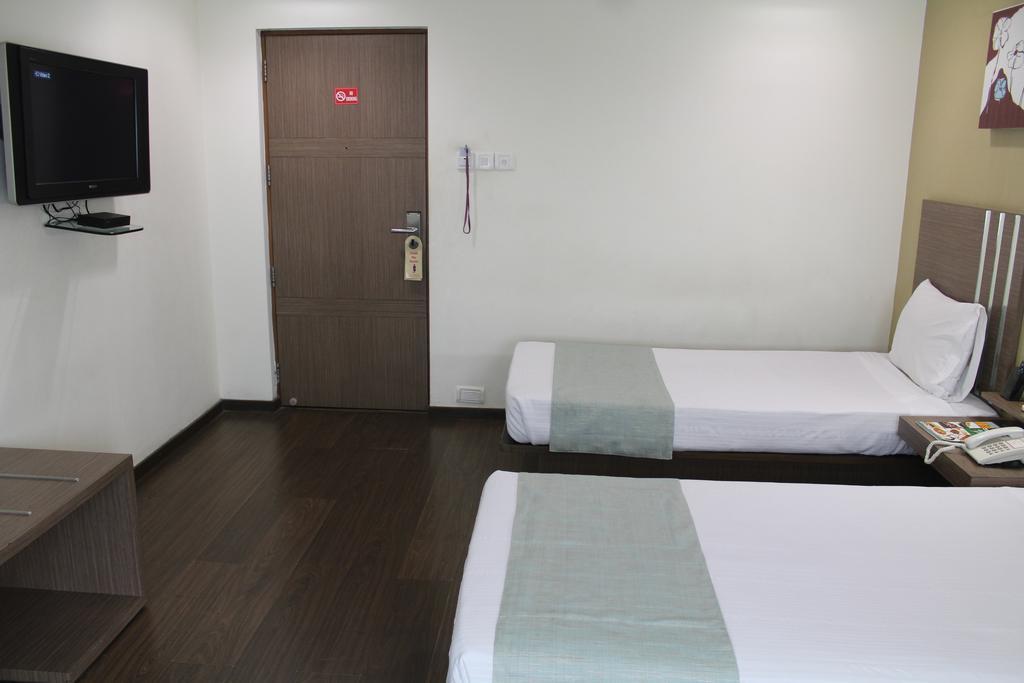 The Lotus Apartment Hotel, Venkatraman Street Chennai Exterior photo