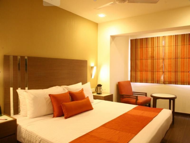 The Lotus Apartment Hotel, Venkatraman Street Chennai Exterior photo